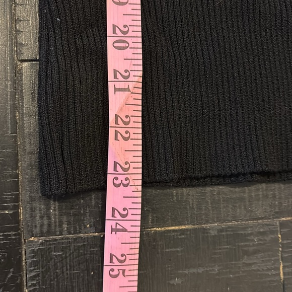 Bebe Open Key Hole Front Turtleneck Black Pattern Fitted Stretch Sweater Top M - Picture 9 of 11